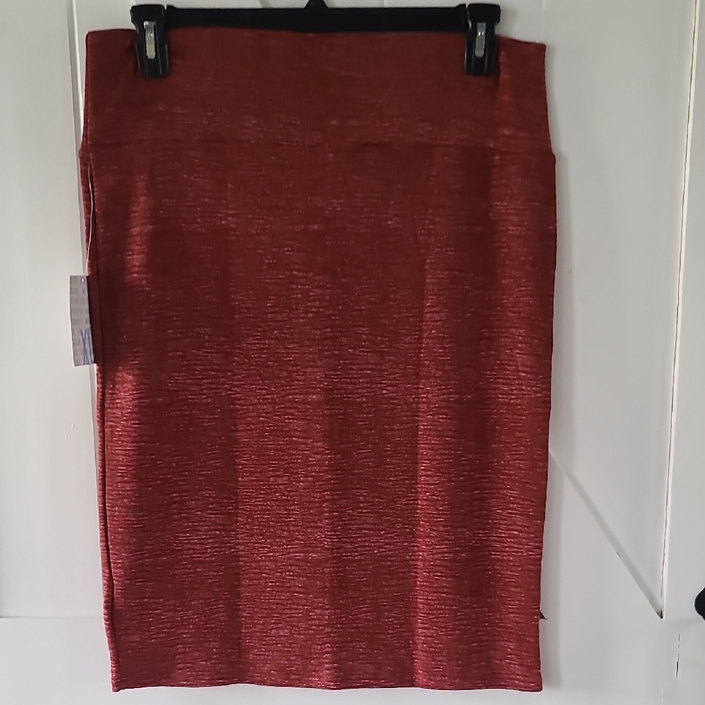 Lularoe Heathered Dark Red Cassie